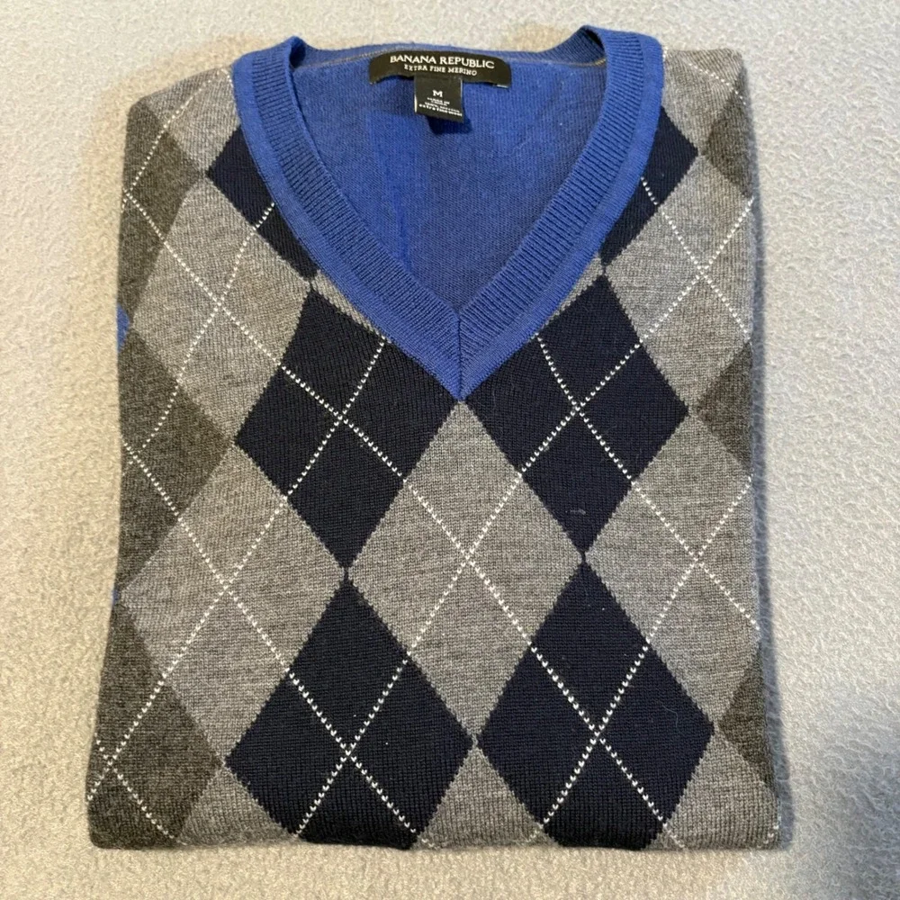 Banana Republic V-Neck Sweater Mens Medium Blue Argyle Extra Fine Merino Wool